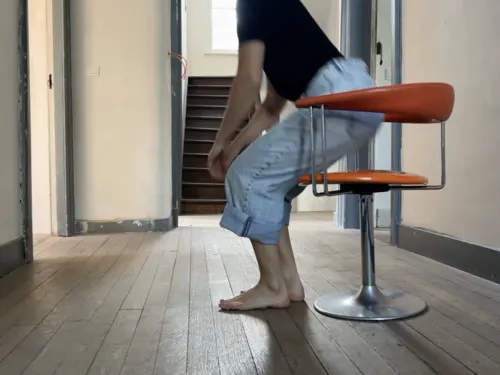 IKKE NI (Sit Down, Stand Up)