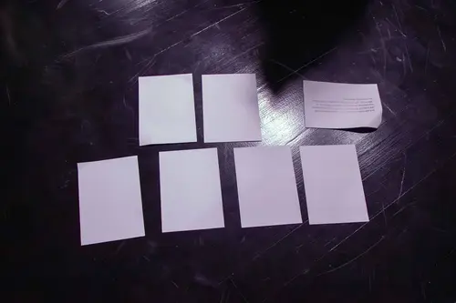 Sensing poetic sense-making. Exploring Catalan contemporary poetry through an ar
